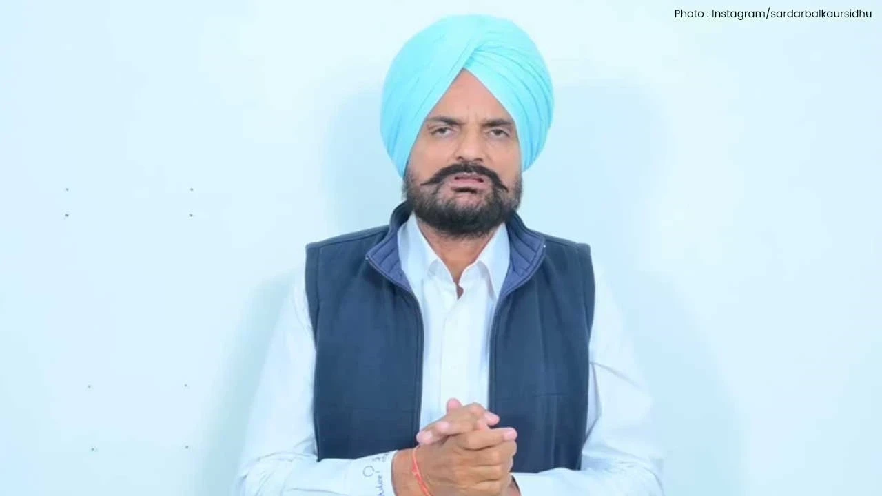 Sidhu Moosewala ਦੇ ਪਿਤਾ ਬਲਕੌਰ ਸਿੰਘ ਨੇ ਨਵੇਂ ਬੇਅਦਬੀ ਵਿਰੋਧੀ ਕਾਨੂੰਨ 'ਤੇ AAP ਸਰਕਾਰ ਨੂੰ ਘੇਰਿਆ, ਵਿਧਾਇਕਾਂ ਦੇ ਅਸਤੀਫ਼ਿਆਂ ਦੀ ਕੀਤੀ ਮੰਗ