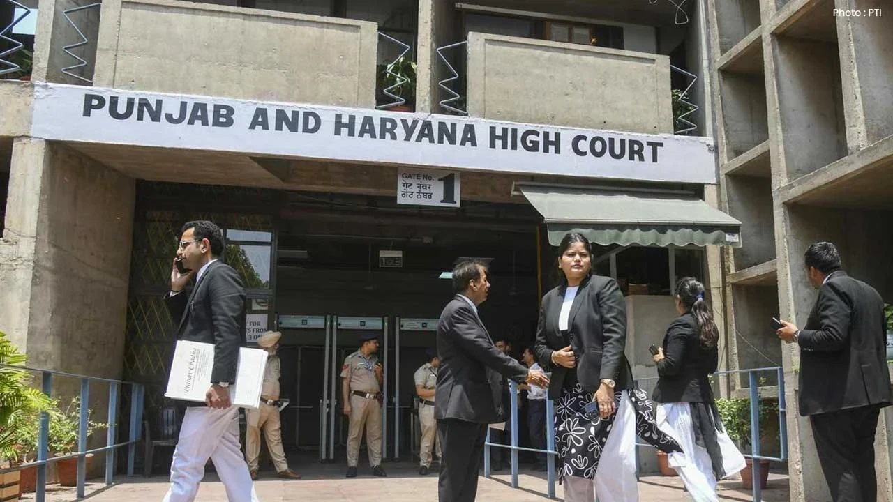 'Equal Work, Equal Pay': ਪੰਜਾਬ ਅਤੇ ਹਰਿਆਣਾ ਹਾਈਕੋਰਟ ਦਾ ਵੱਡਾ ਫ਼ੈਸਲਾ, PUNBUS ਕਰਮਚਾਰੀਆਂ ਨੂੰ ਪੰਜਾਬ ਰੋਡਵੇਜ਼ ਦੇ ਬਰਾਬਰ ਤਨਖ਼ਾਹ ਦੇਣ ਦੇ ਹੁਕਮ