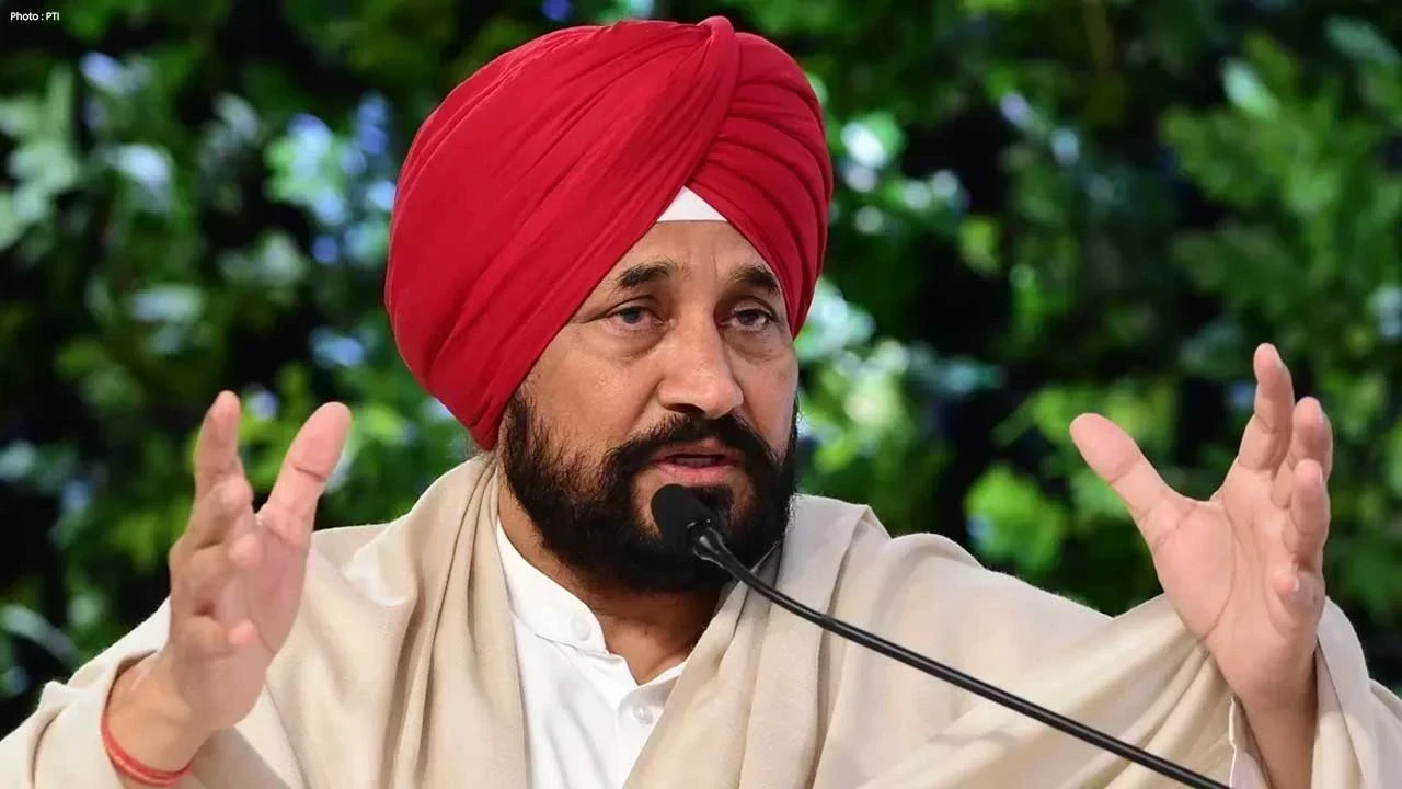 Punjab Congress Crisis: ਚਰਨਜੀਤ ਸਿੰਘ ਚੰਨੀ ਧੜੇ ਦੇ ਸਾਬਕਾ ਵਿਧਾਇਕ ਮਦਨ ਲਾਲ ਜਲਾਲਪੁਰ ਨੂੰ 'ਕਾਰਨ ਦੱਸੋ' ਨੋਟਿਸ, ਪੰਜਾਬ ਕਾਂਗਰਸ ਵਿੱਚ ਵਧਿਆ ਸਿਆਸੀ ਤਣਾਅ