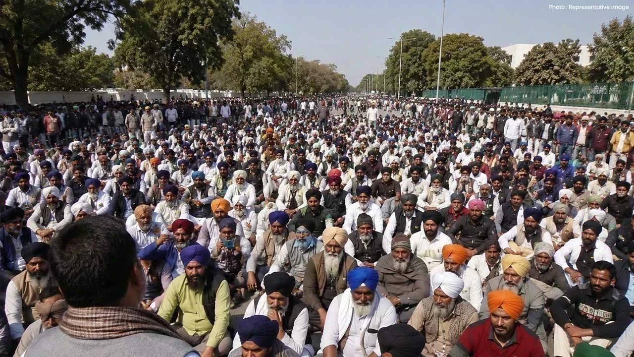 Farmers Protest in Chandigarh: ਕਿਸਾਨ ਜਥੇਬੰਦੀਆਂ ਦਾ ਕੇਂਦਰ ਖ਼ਿਲਾਫ਼ ਵੱਡਾ ਰੋਸ ਪ੍ਰਦਰਸ਼ਨ, ਟ੍ਰੈਫਿਕ ਐਡਵਾਇਜ਼ਰੀ ਜਾਰੀ