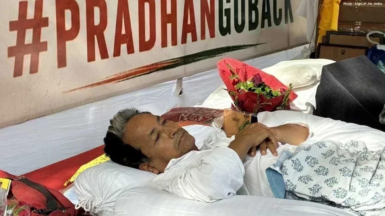 Sonam Wangchuk Hunger Strike : 16 ਦਿਨਾਂ ਦੀ ਭੁੱਖ ਹੜਤਾਲ ਦੌਰਾਨ ਸੋਨਮ ਵਾਂਗਚੁਕ ਦਾ 8.2 ਕਿਲੋ ਵਜ਼ਨ ਘਟਿਆ, ਸਿਹਤ ਨੂੰ ਲੈ ਕੇ ਚਿੰਤਾ ਵਧੀ