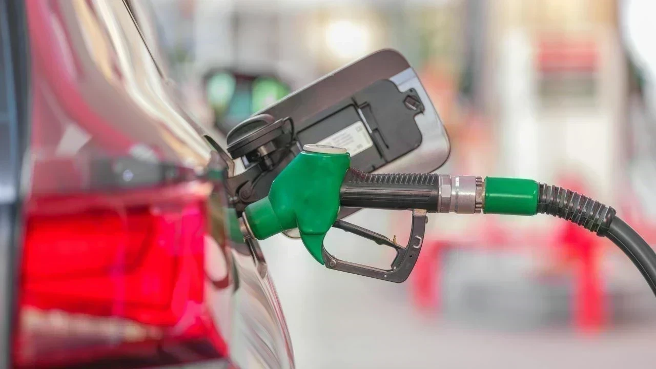 E20 Petrol Update: ਇੰਜਣ ਖਰਾਬ ਹੋਣ ਦਾ ਡਰ ਹੋਇਆ ਦੂਰ, IIT Kanpur ਦੀ ਰਿਪੋਰਟ 'ਚ ਵੱਡਾ ਖੁਲਾਸਾ