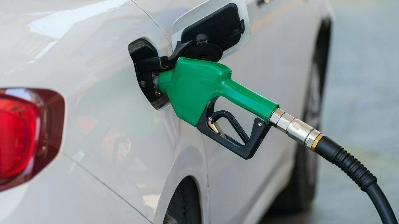Petrol and Diesel Price: ਸਰਕਾਰ ਨੇ Diesel ਤੇ ATF 'ਤੇ Windfall Tax ਵਧਾਇਆ, ਜਾਣੋ ਆਮ ਲੋਕਾਂ 'ਤੇ ਕੀ ਪਵੇਗਾ ਅਸਰ