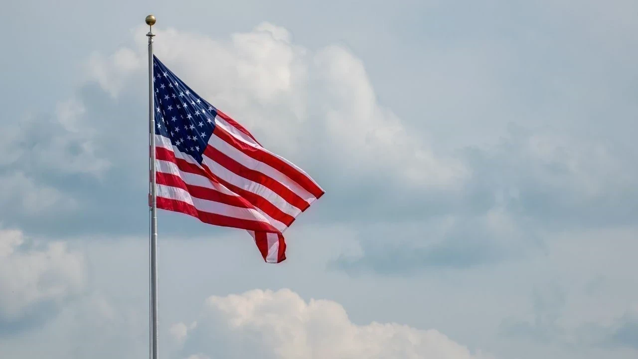 US Green Card Rules 2026: ਸਰਕਾਰੀ ਸਹੂਲਤਾਂ ਲੈਣ ਵਾਲੇ ਪਰਵਾਸੀਆਂ ਲਈ ਗਰੀਨ ਕਾਰਡ ਨਿਯਮ ਹੋਣਗੇ ਸਖ਼ਤ, ਜਾਣੋ ਕਿਸ 'ਤੇ ਪਵੇਗਾ ਸਭ ਤੋਂ ਵੱਧ ਅਸਰ