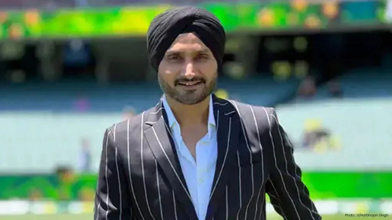 Harbhajan Singh News: ਰੋਪੜ Sports Ground ਦੀ ਖਰਾਬ ਹਾਲਤ ’ਤੇ ਭੜਕੇ ਸਾਂਸਦ ਭੱਜੀ, ਕਿਹਾ- “ਸਰਕਾਰ ਨਹੀਂ ਬਣਾਏਗੀ ਤਾਂ ਮੈਂ ਬਣਾਵਾਂਗਾ ਮੈਦਾਨ”