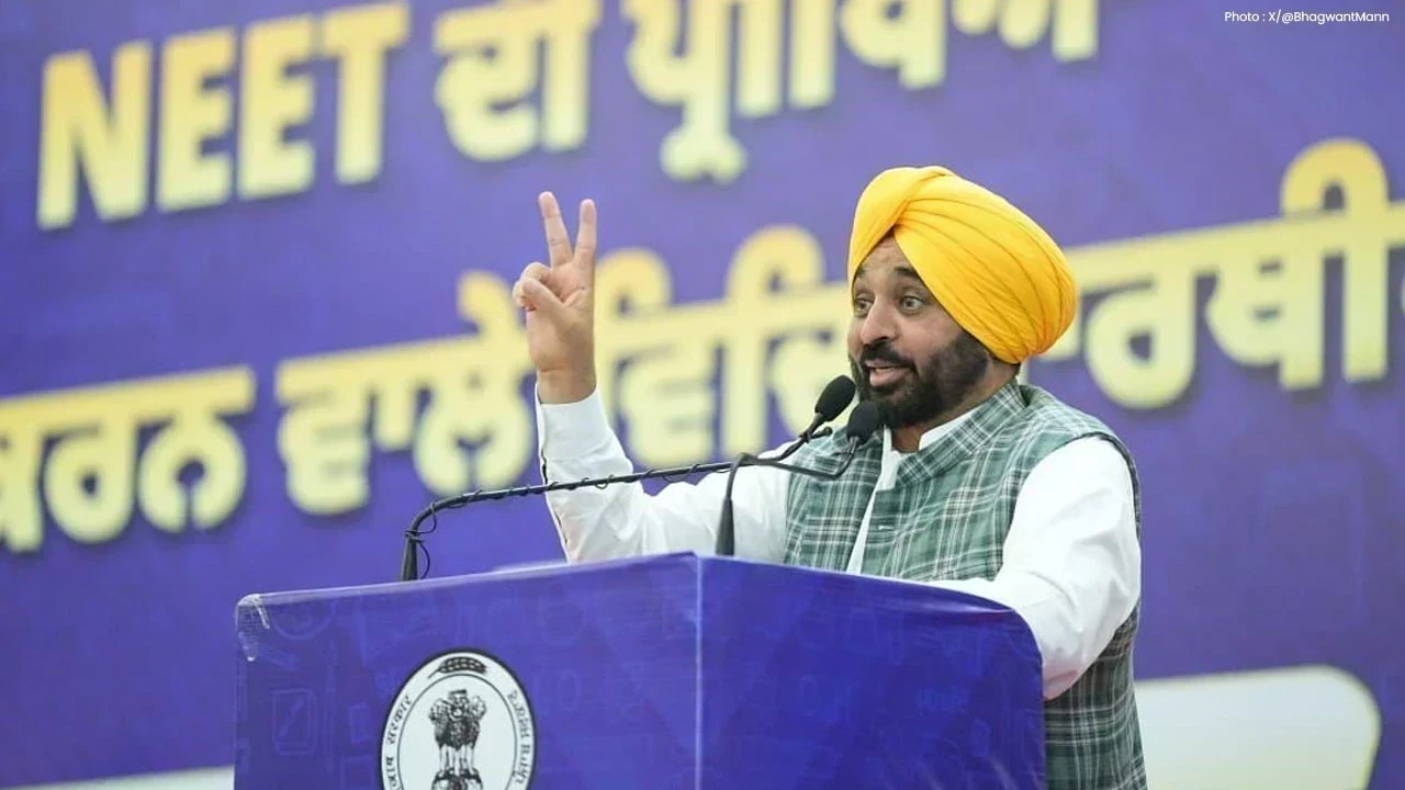 Supreme Court Notice to CM Bhagwant Mann: 2020 ਬਿਜਲੀ ਦਰ ਵਾਧਾ ਵਿਰੋਧ ਮਾਮਲੇ 'ਚ ਮਾਨ ਅਤੇ AAP ਆਗੂਆਂ ਤੋਂ ਮੰਗਿਆ ਜਵਾਬ