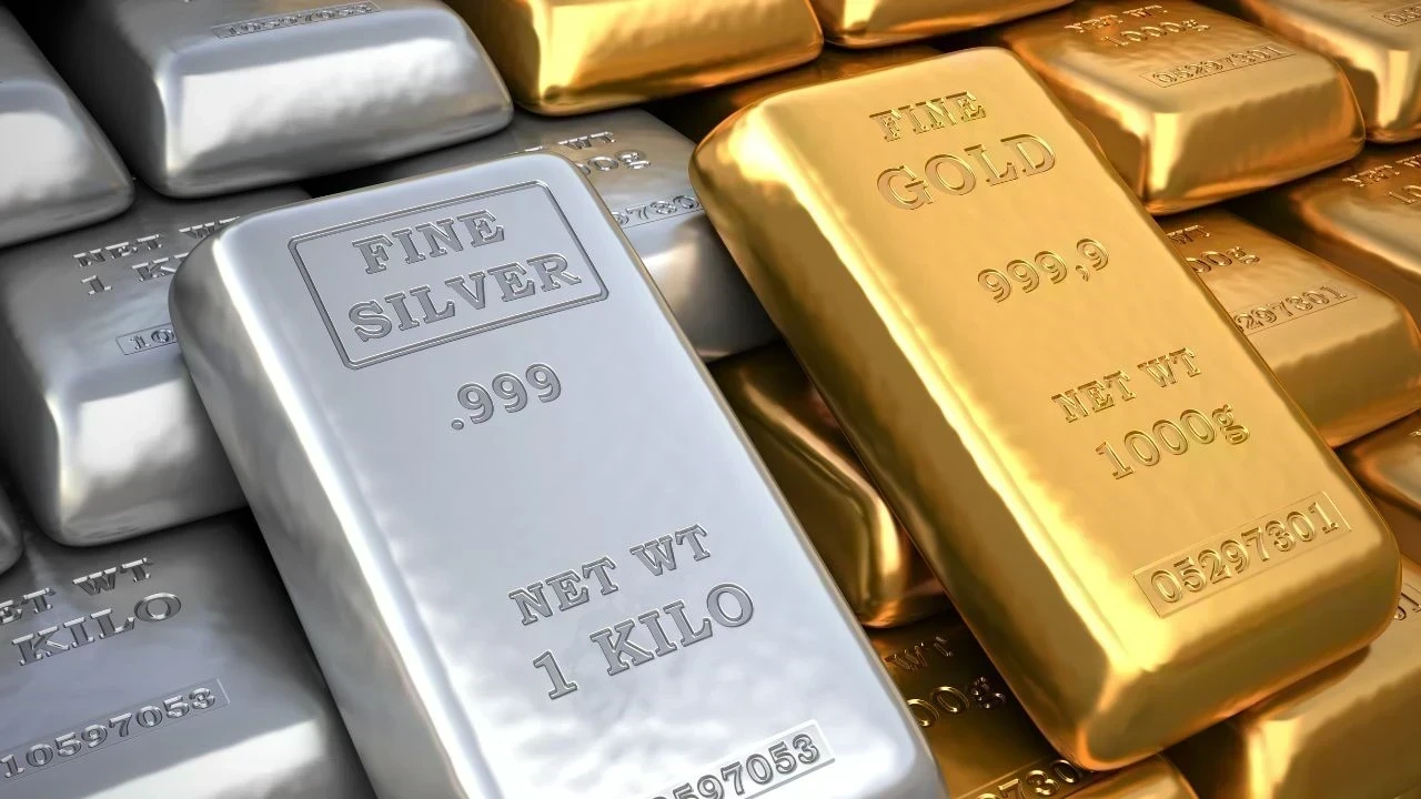 Gold and Silver Prices Today: ਸੋਨੇ-ਚਾਂਦੀ ਦੀਆਂ ਕੀਮਤਾਂ 'ਚ ਵੱਡੀ ਗਿਰਾਵਟ, ਜਾਣੋ ਅੱਜ ਦੇ ਤਾਜ਼ਾ ਰੇਟ ਅਤੇ 10 ਗ੍ਰਾਮ ਚਾਂਦੀ ਦੀ ਛਾਪ ਦਾ ਖ਼ਰਚ