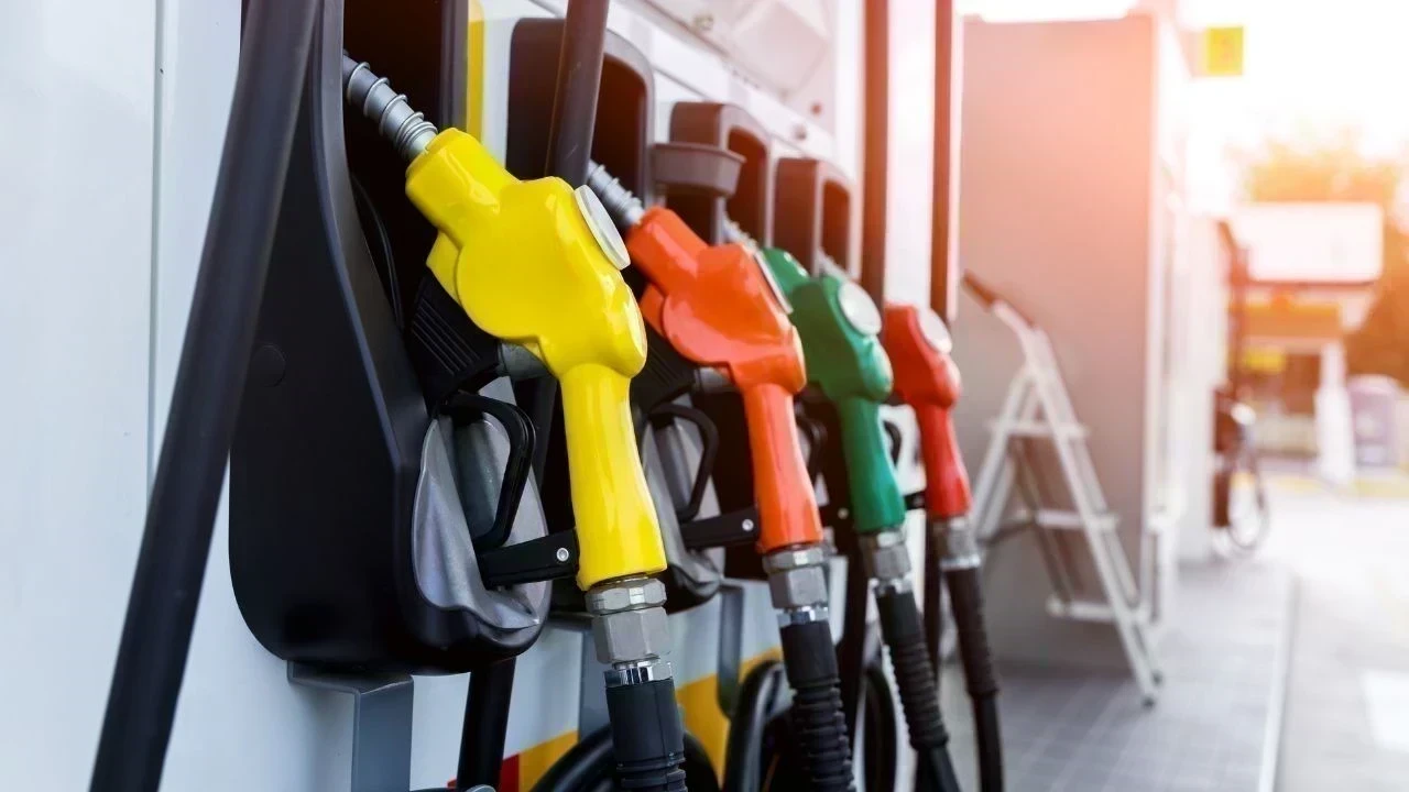 Petrol Diesel Price 1st August: ਪੈਟਰੋਲ-ਡੀਜ਼ਲ ਦੀਆਂ ਕੀਮਤਾਂ 'ਚ ਨਹੀਂ ਹੋਇਆ ਬਦਲਾਅ, ਜਾਣੋ ਅੱਜ ਦੇ ਰੇਟ