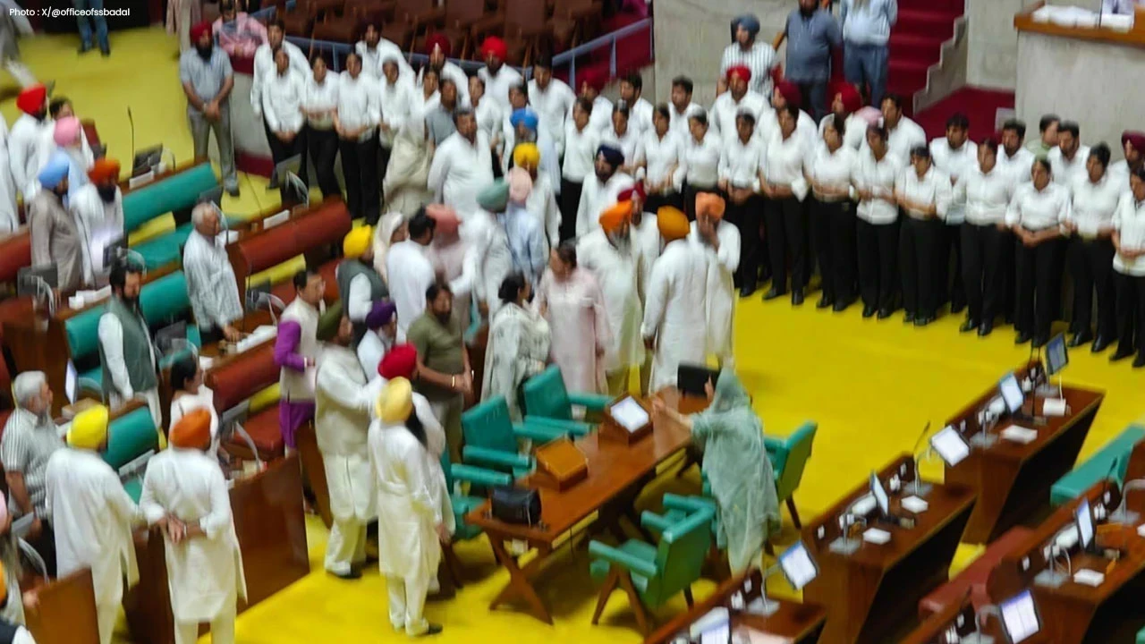 Punjab Assembly Monsoon Session: ਗਨੀਵ ਕੌਰ ਮਜੀਠੀਆ ਨੇ AAP ਸਰਕਾਰ 'ਤੇ ਚੁੱਕੇ ਸਵਾਲ, 'ਗੁਪਤ ਸਲਾਹਕਾਰ' ਨੂੰ ਲੈ ਕੇ ਸਦਨ 'ਚ ਛਿੜਿਆ ਵਿਵਾਦ