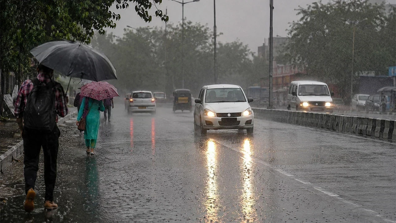Punjab Weather News: ਪੰਜਾਬ 'ਚ ਮੁੜ ਸਰਗਰਮ ਹੋਇਆ ਮਾਨਸੂਨ, 7 ਜ਼ਿਲ੍ਹਿਆਂ 'ਚ ਭਾਰੀ ਮੀਂਹ ਦਾ Yellow Alert, ਕਈ ਹੋਰ ਇਲਾਕਿਆਂ 'ਚ ਵੀ ਬਾਰਿਸ਼ ਦੀ ਸੰਭਾਵਨਾ