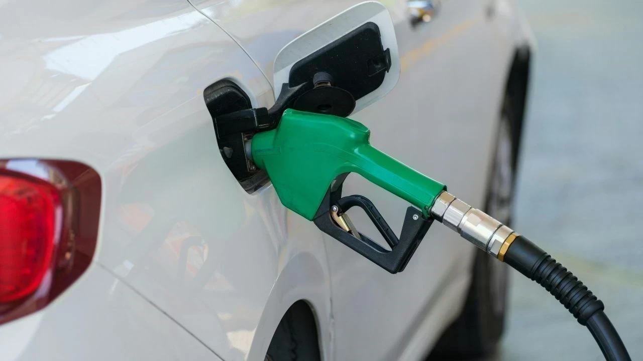 Food vs Fuel: E20 Petrol ਨਾਲ E10 ਦਾ ਵਿਕਲਪ ਕਿਉਂ ਜ਼ਰੂਰੀ? ਜਾਣੋ ਪੂਰਾ ਮਾਮਲਾ