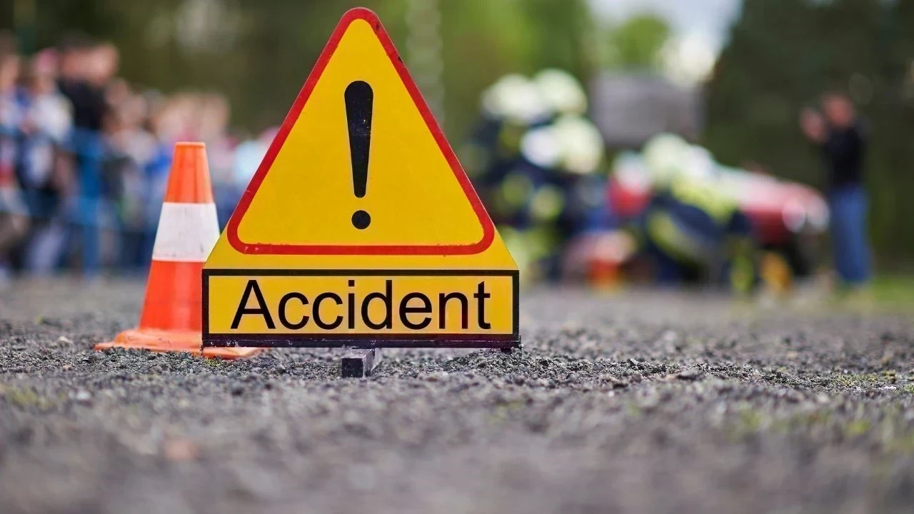 Jagraon Road Accident: ਸਕੂਲ ਤੋਂ ਘਰ ਪਰਤ ਰਹੀਆਂ 2 ਵਿਦਿਆਰਥਣਾਂ ਨੂੰ ਟ੍ਰੈਕਟਰ-ਟਰਾਲੀ ਨੇ ਦਰੜਿਆ, 13 ਸਾਲਾ ਅੰਮ੍ਰਿਤ ਕੌਰ ਦੀ ਮੌਤ