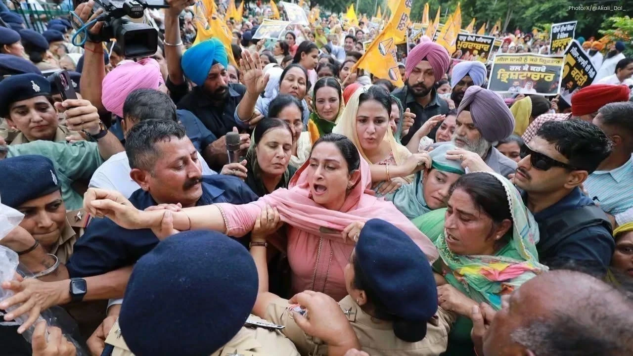 CM Bhagwant Mann ਦੀ ਰਿਹਾਇਸ਼ ਘੇਰਨ ਪਹੁੰਚੇ ਅਕਾਲੀ, Harsimrat Badal ਸਮੇਤ ਕਈ ਹਿਰਾਸਤ ’ਚ