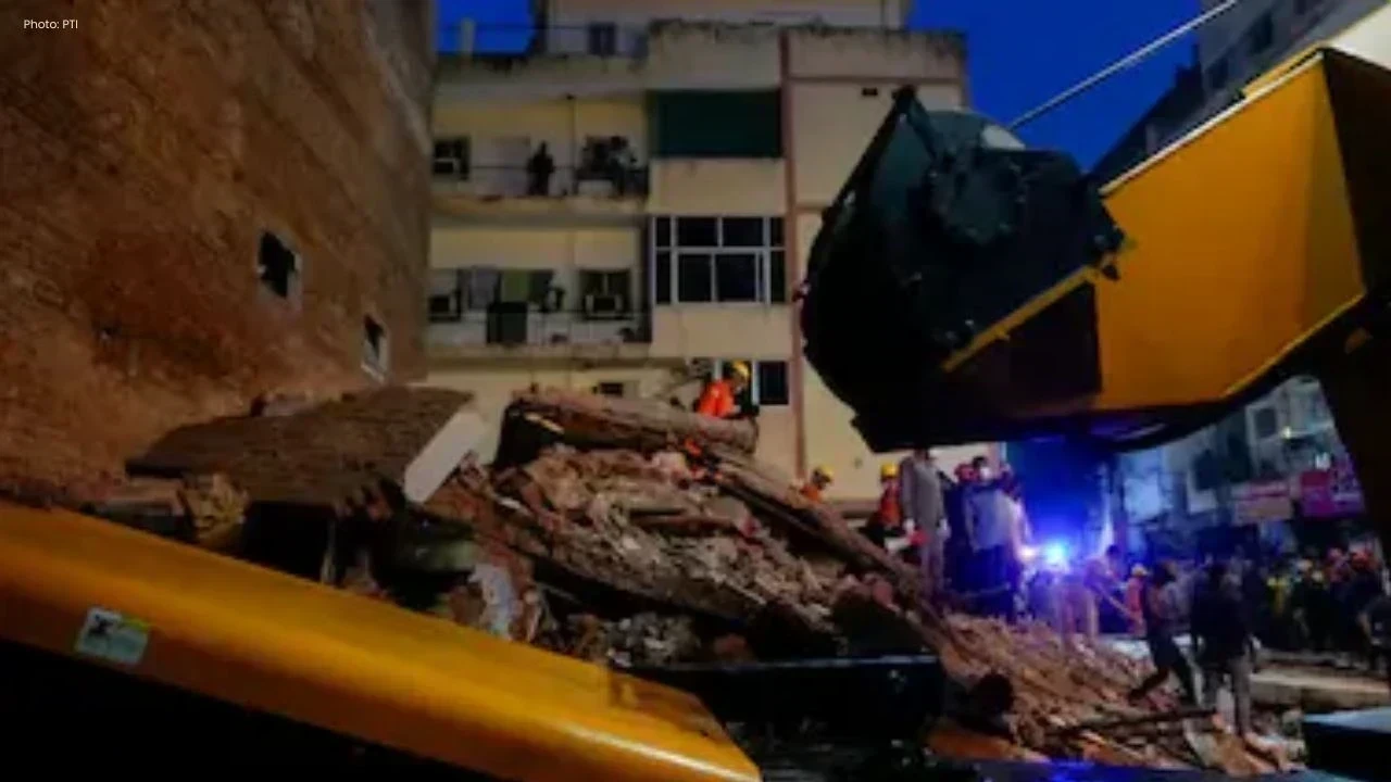 Delhi Building Collapse ਮਗਰੋਂ MCD ਦਾ ਵੱਡਾ ਐਕਸ਼ਨ, 4 ਤੋਂ ਵੱਧ ਮੰਜ਼ਿਲਾਂ ਵਾਲੀਆਂ ਗੈਰਕਾਨੂੰਨੀ ਇਮਾਰਤਾਂ ਹੋਣਗੀਆਂ ਸੀਲ