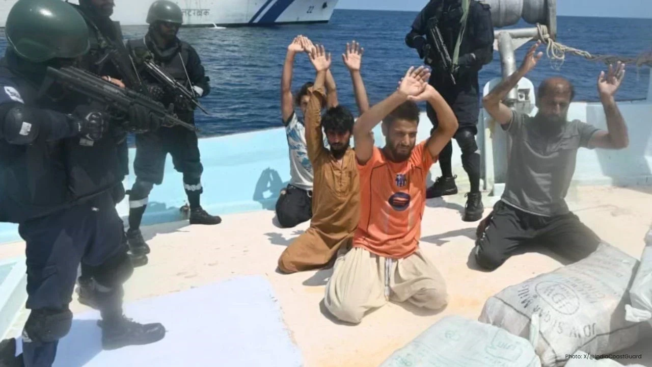 Arabian Sea Drug Bust: 526 ਕਿਲੋ ਨਸ਼ਾ ਬਰਾਮਦ, 5 ਪਾਕਿਸਤਾਨੀ ਨਾਗਰਿਕ ਹਿਰਾਸਤ ’ਚ