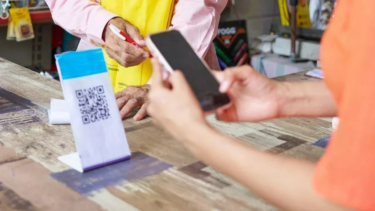Apple Pay India Launch: ਹੁਣ iPhone ਤੋਂ ਕਰੋ Tap ਕਰਕੇ Payment, Axis Bank ਨਾਲ ਸ਼ੁਰੂ ਹੋਈ ਸੇਵਾ